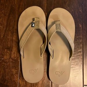 Vineyard Vines Men’s Flip Flops size 12